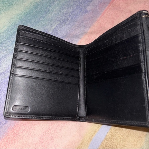 Coach “C” Logo Vintage Bi-fold Black Wallet - Picture 3 of 6